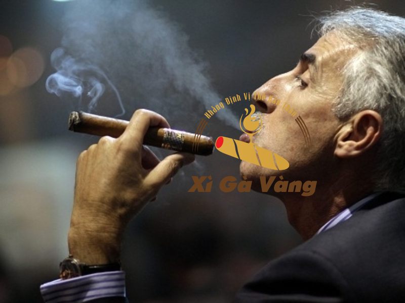 Hút xì gà Cuba tăng cường sự hưng phấn